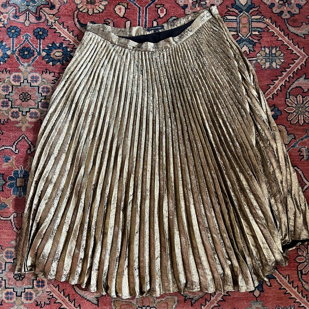 Banana republic gold skirt